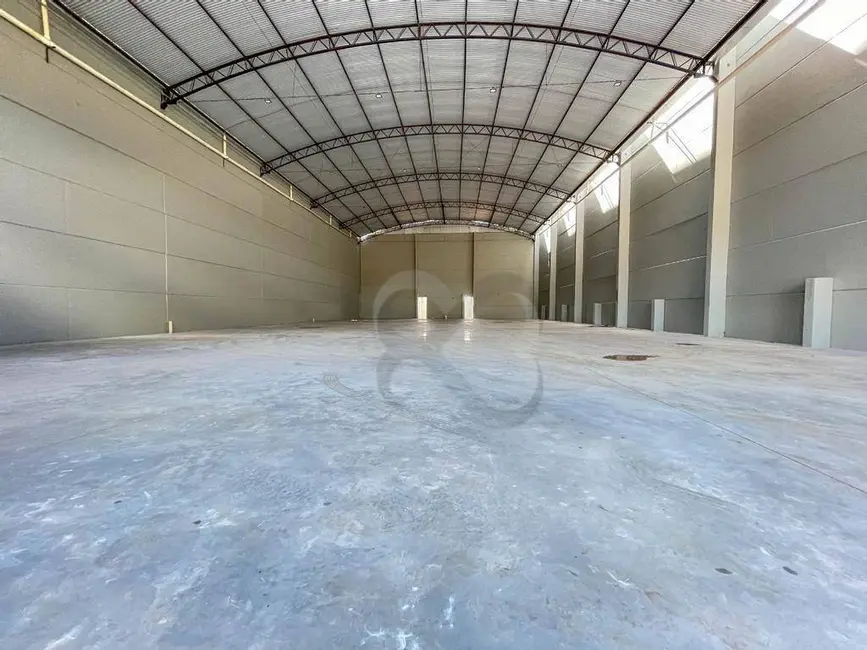 Armazém / Galpão à venda e para alugar, 1000m2 em Cilo 2, Londrina - PR - imagem 8 Foto 8 de Armazém / Galpão à venda e para alugar, 1000m2 em Cilo 2, Londrina - PR