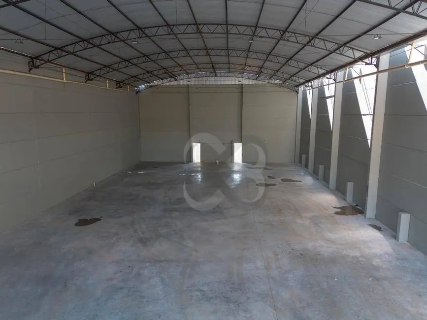 Armazém / Galpão à venda e para alugar, 1000m2 em Cilo 2, Londrina - PR - imagem 4 Foto 4 de Armazém / Galpão à venda e para alugar, 1000m2 em Cilo 2, Londrina - PR