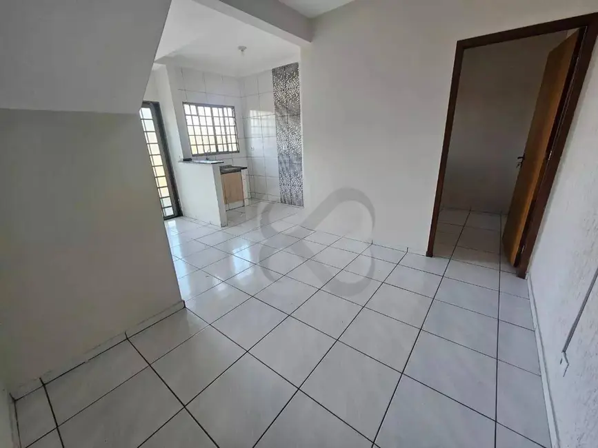 Casa com 2 quartos para alugar, 150m2 em Londrina - PR - imagem 5 Foto 5 de Casa com 2 quartos para alugar, 150m2 em Londrina - PR