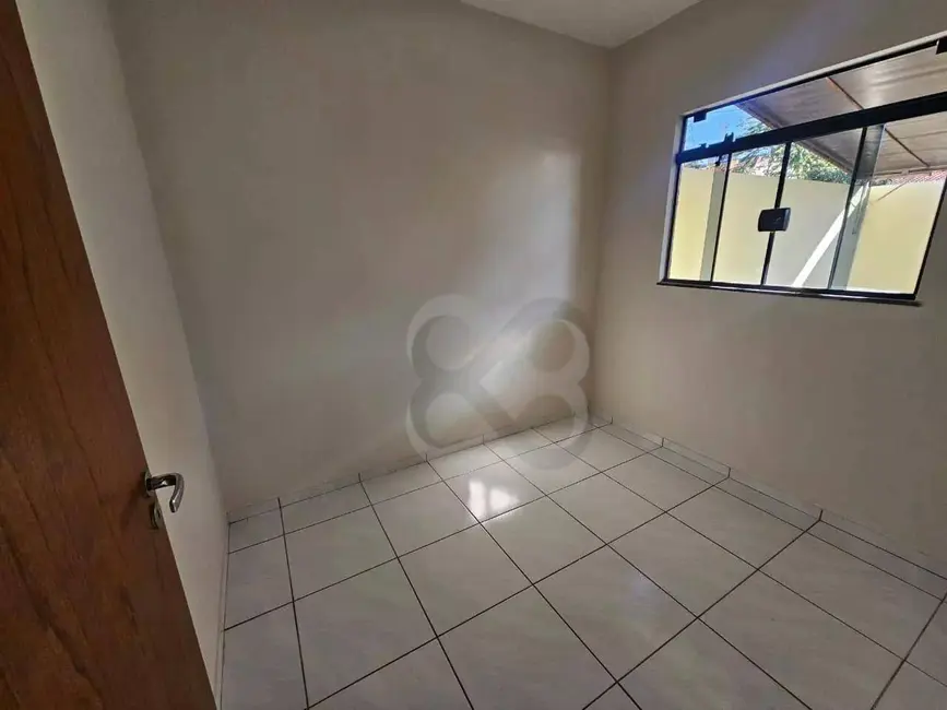 Casa com 2 quartos para alugar, 150m2 em Londrina - PR - imagem 7 Foto 7 de Casa com 2 quartos para alugar, 150m2 em Londrina - PR