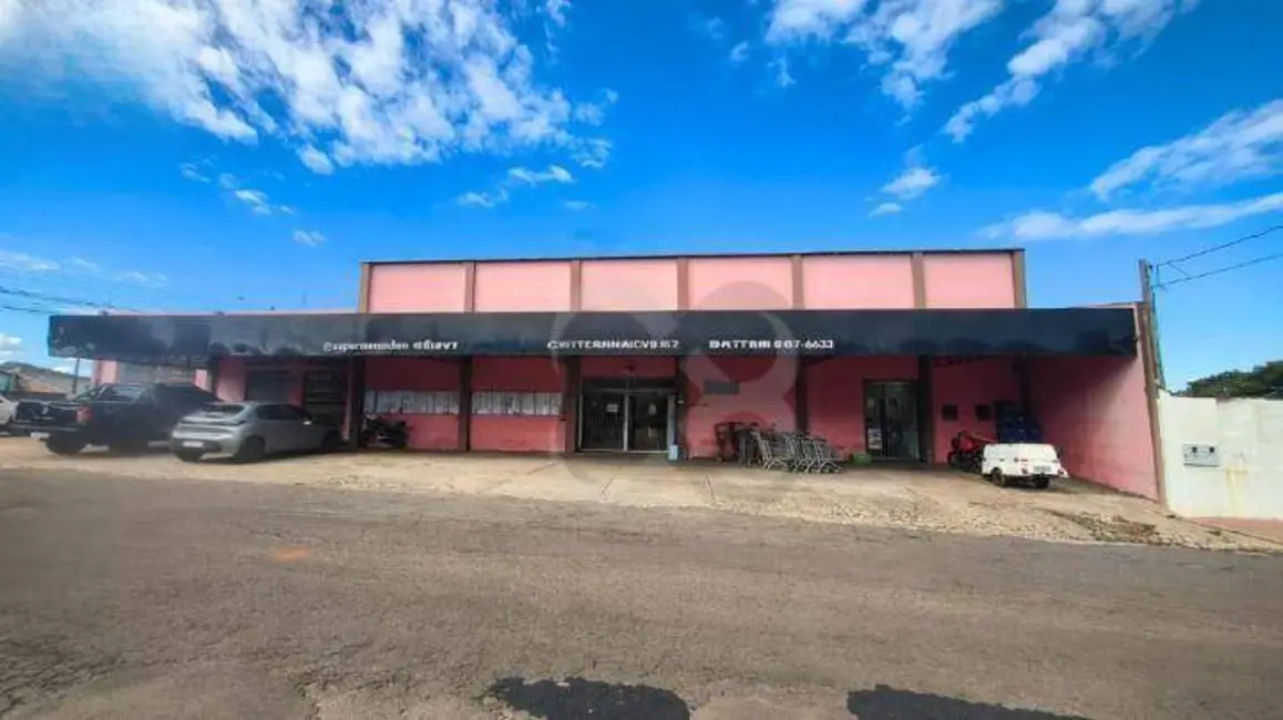 Armazém / Galpão à venda e para alugar, 845m2 em Londrina - PR - imagem 1 Foto 1 de Armazém / Galpão à venda e para alugar, 845m2 em Londrina - PR
