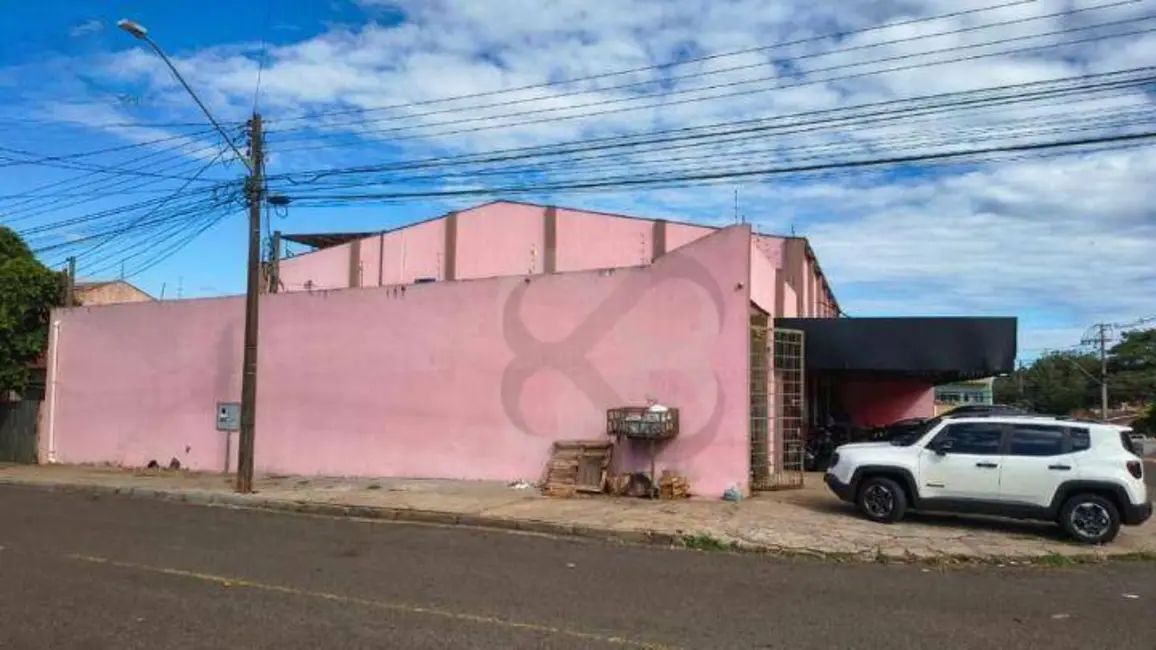 Armazém / Galpão à venda e para alugar, 845m2 em Londrina - PR - imagem 4 Foto 4 de Armazém / Galpão à venda e para alugar, 845m2 em Londrina - PR