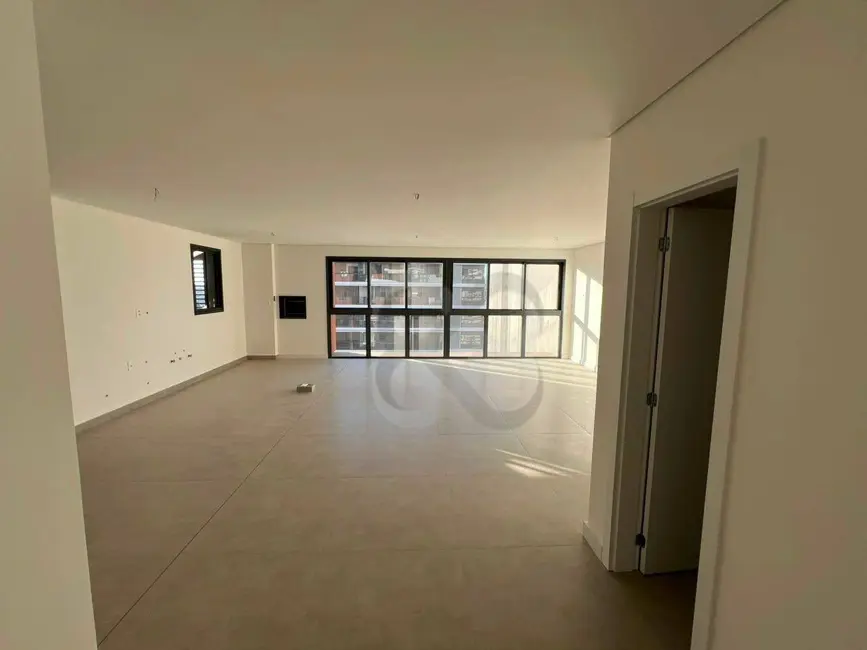 Apartamento com 3 quartos à venda, 112m2 em Londrina - PR - imagem 3 Foto 3 de Apartamento com 3 quartos à venda, 112m2 em Londrina - PR