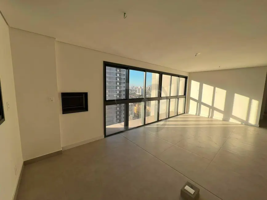 Apartamento com 3 quartos à venda, 112m2 em Londrina - PR - imagem 9 Foto 9 de Apartamento com 3 quartos à venda, 112m2 em Londrina - PR