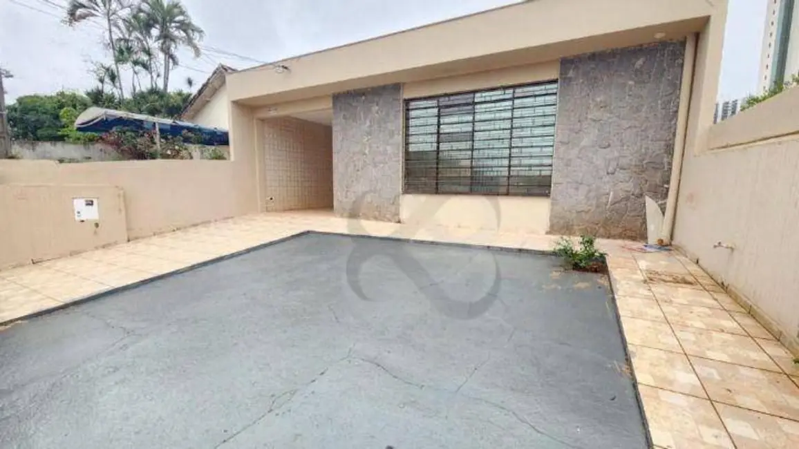Foto 3 de Casa com 3 quartos para alugar, 250m2 em Arco Íris, Londrina - PR
