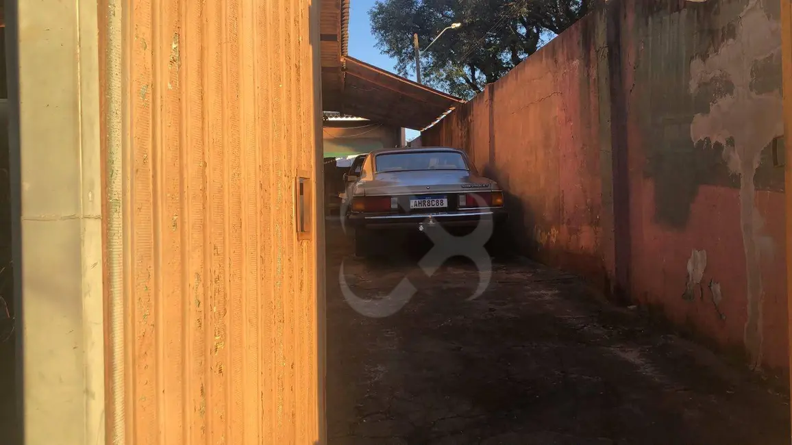Armazém / Galpão à venda, 308m2 em Marumbi, Londrina - PR - imagem 9 Foto 9 de Armazém / Galpão à venda, 308m2 em Marumbi, Londrina - PR