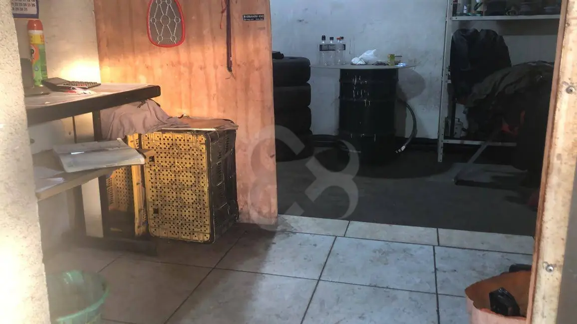 Armazém / Galpão à venda, 308m2 em Marumbi, Londrina - PR - imagem 4 Foto 4 de Armazém / Galpão à venda, 308m2 em Marumbi, Londrina - PR