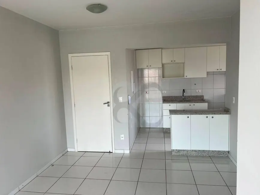 Apartamento com 3 quartos para alugar, 123m2 em Centro, Londrina - PR - imagem 3 Foto 3 de Apartamento com 3 quartos para alugar, 123m2 em Centro, Londrina - PR