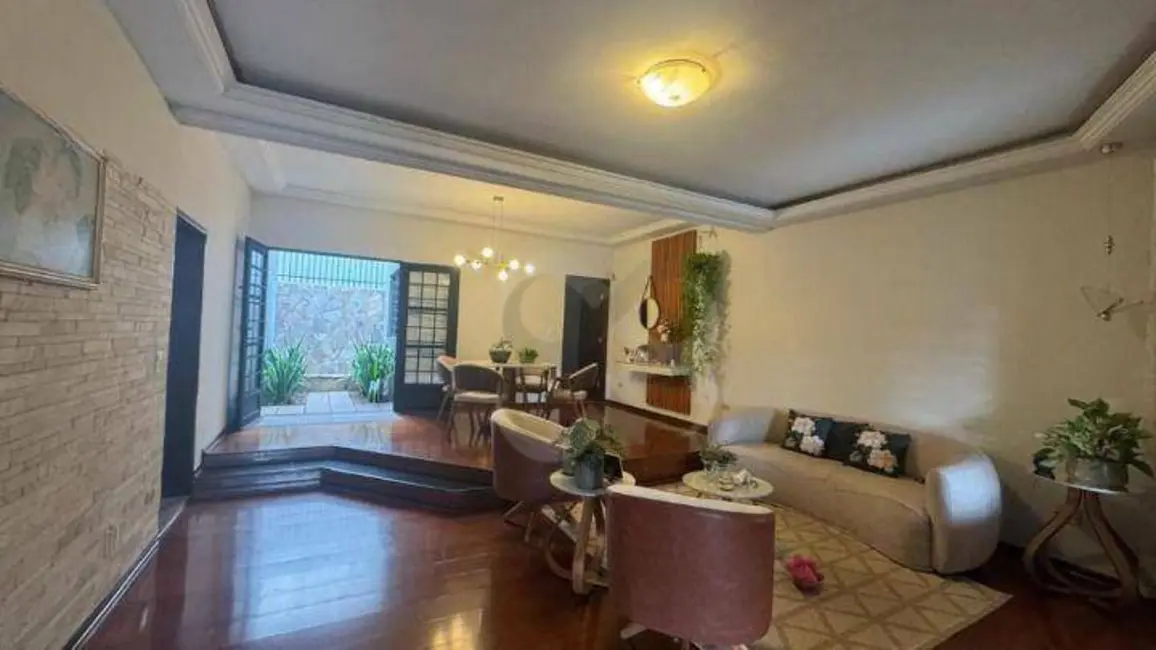 Casa com 4 quartos à venda, 250m2 em Jardim Alvorada, Londrina - PR - imagem 4 Foto 4 de Casa com 4 quartos à venda, 250m2 em Jardim Alvorada, Londrina - PR
