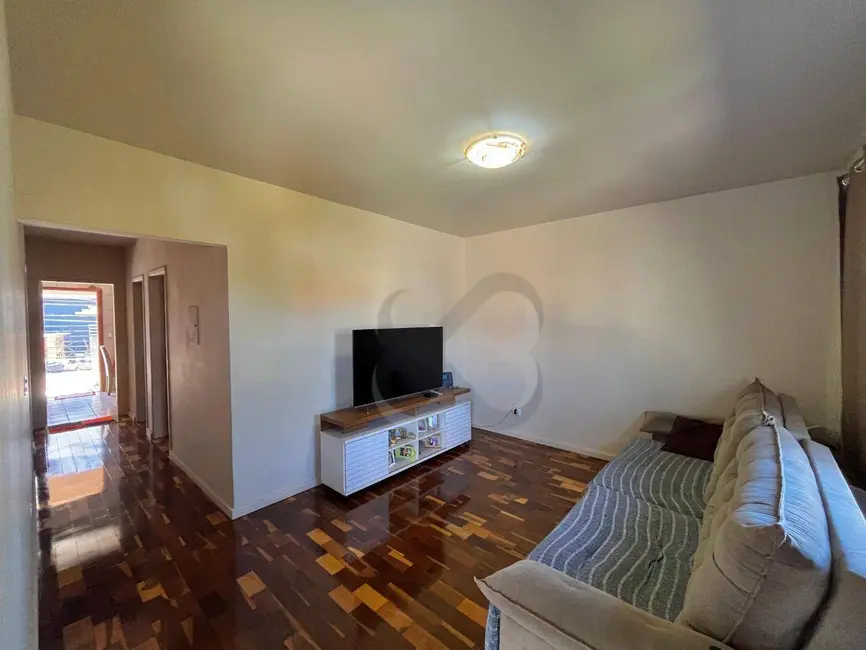 Casa com 3 quartos à venda, 307m2 em Aragarça, Londrina - PR - imagem 3 Foto 3 de Casa com 3 quartos à venda, 307m2 em Aragarça, Londrina - PR