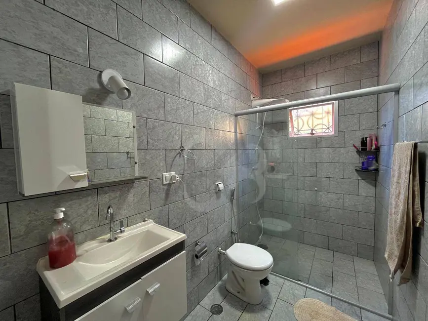 Casa com 3 quartos à venda, 307m2 em Aragarça, Londrina - PR - imagem 5 Foto 5 de Casa com 3 quartos à venda, 307m2 em Aragarça, Londrina - PR