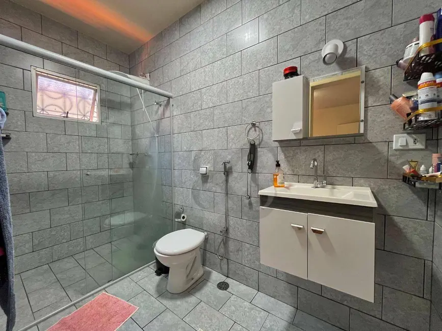 Casa com 3 quartos à venda, 307m2 em Aragarça, Londrina - PR - imagem 7 Foto 7 de Casa com 3 quartos à venda, 307m2 em Aragarça, Londrina - PR