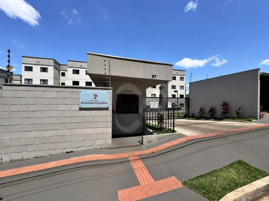 Foto 1 de Apartamento com 2 quartos para alugar, 48m2 em Conjunto Semiramis Barros Braga, Londrina - PR