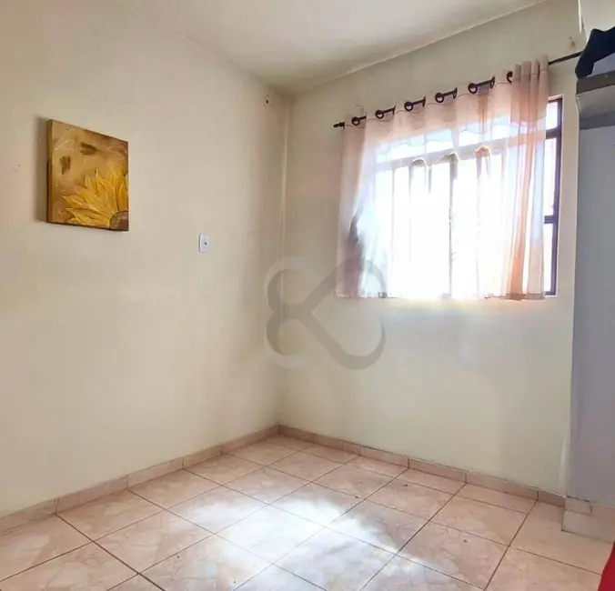 Casa com 3 quartos à venda, 275m2 em Jardim Presidente, Londrina - PR - imagem 6 Foto 6 de Casa com 3 quartos à venda, 275m2 em Jardim Presidente, Londrina - PR