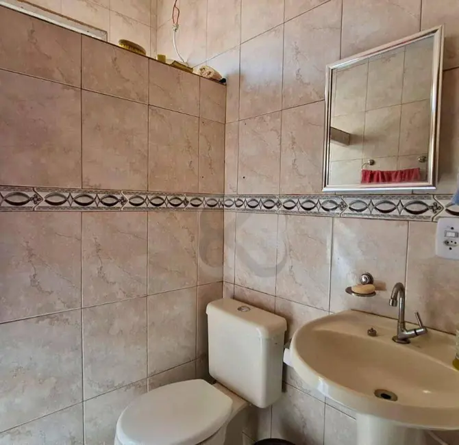 Casa com 3 quartos à venda, 275m2 em Jardim Presidente, Londrina - PR - imagem 7 Foto 7 de Casa com 3 quartos à venda, 275m2 em Jardim Presidente, Londrina - PR