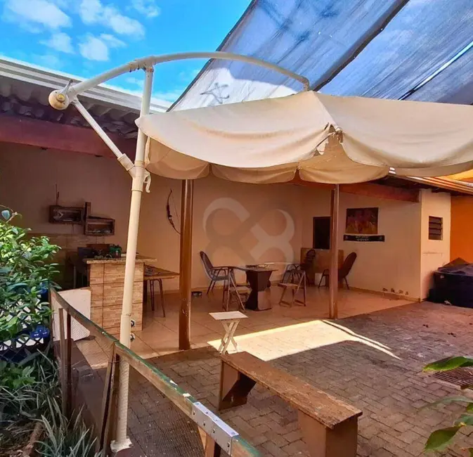 Casa com 3 quartos à venda, 275m2 em Jardim Presidente, Londrina - PR - imagem 8 Foto 8 de Casa com 3 quartos à venda, 275m2 em Jardim Presidente, Londrina - PR