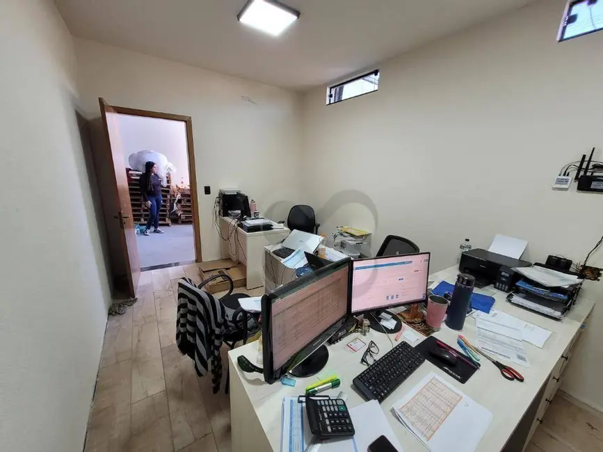 Foto 5 de Armazém / Galpão à venda, 250m2 em Jardim Silvino, Cambe - PR