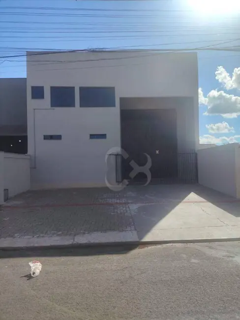 Foto 1 de Armazém / Galpão à venda, 250m2 em Jardim Silvino, Cambe - PR
