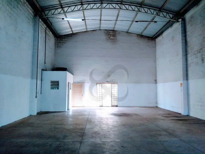 Foto 3 de Armazém / Galpão à venda, 250m2 em Jardim Silvino, Cambe - PR