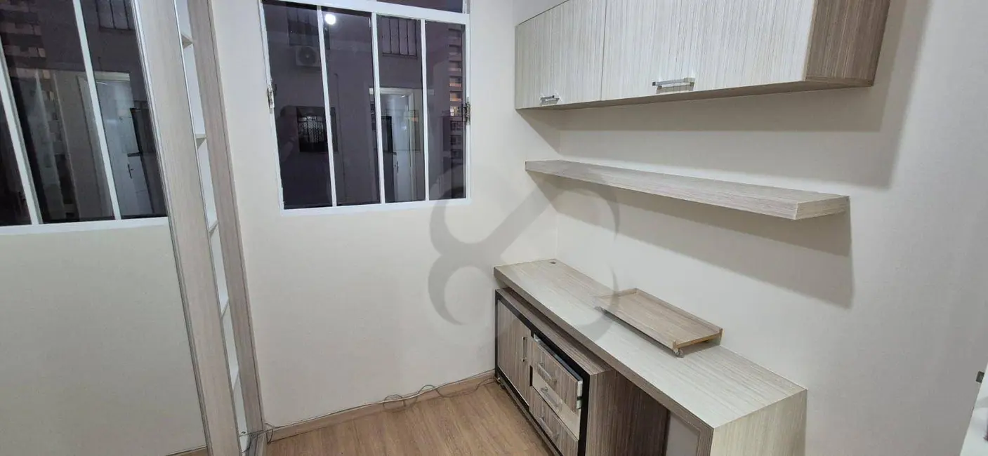 Apartamento com 3 quartos para alugar, 79m2 em Parque Jamaica, Londrina - PR - imagem 5 Foto 5 de Apartamento com 3 quartos para alugar, 79m2 em Parque Jamaica, Londrina - PR