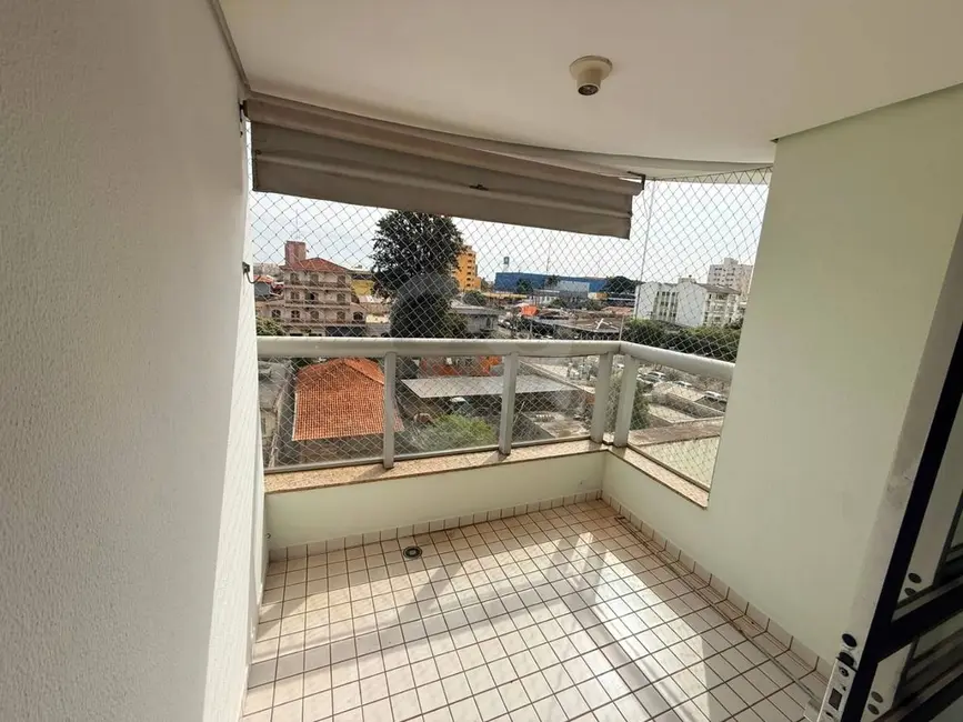 Apartamento com 3 quartos à venda, 126m2 em Vitória, Londrina - PR - imagem 9 Foto 9 de Apartamento com 3 quartos à venda, 126m2 em Vitória, Londrina - PR
