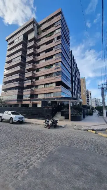 Foto 2 de Apartamento com 4 quartos à venda, 250m2 em Pajuçara, Maceio - AL