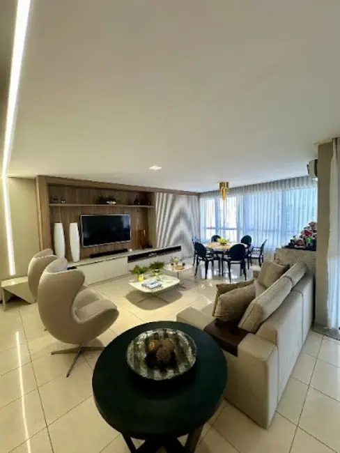 Apartamento com 3 quartos à venda, 191m2 em Ponta Verde, Maceio - AL - imagem 1 Foto 1 de Apartamento com 3 quartos à venda, 191m2 em Ponta Verde, Maceio - AL