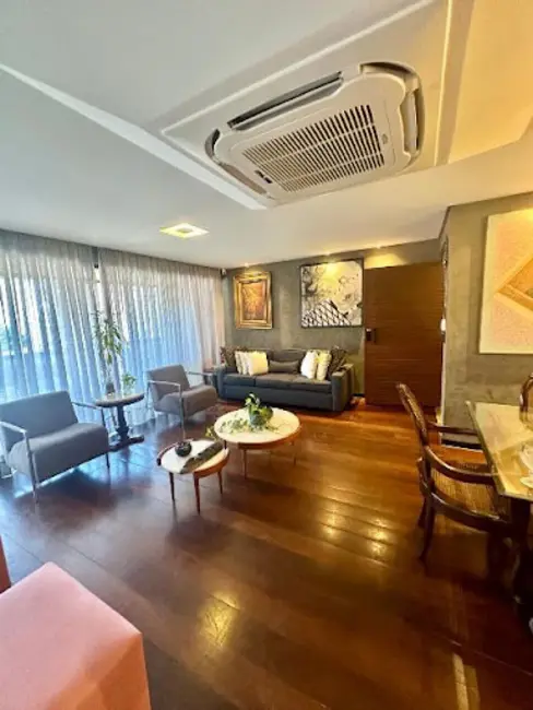 Apartamento com 4 quartos à venda, 187m2 em Ponta Verde, Maceio - AL - imagem 3 Foto 3 de Apartamento com 4 quartos à venda, 187m2 em Ponta Verde, Maceio - AL