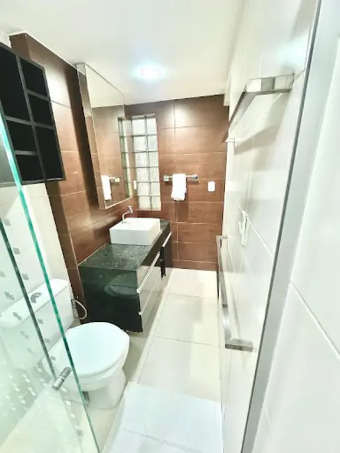 Apartamento com 3 quartos à venda, 140m2 em Ponta Verde, Maceio - AL - imagem 4 Foto 4 de Apartamento com 3 quartos à venda, 140m2 em Ponta Verde, Maceio - AL