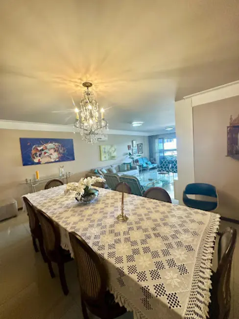 Apartamento com 4 quartos à venda, 194m2 em Pajuçara, Maceio - AL - imagem 3 Foto 3 de Apartamento com 4 quartos à venda, 194m2 em Pajuçara, Maceio - AL