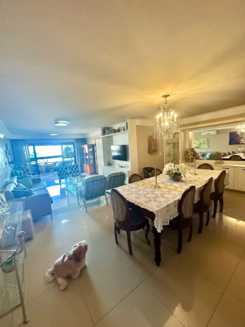 Apartamento com 4 quartos à venda, 194m2 em Pajuçara, Maceio - AL - imagem 2 Foto 2 de Apartamento com 4 quartos à venda, 194m2 em Pajuçara, Maceio - AL