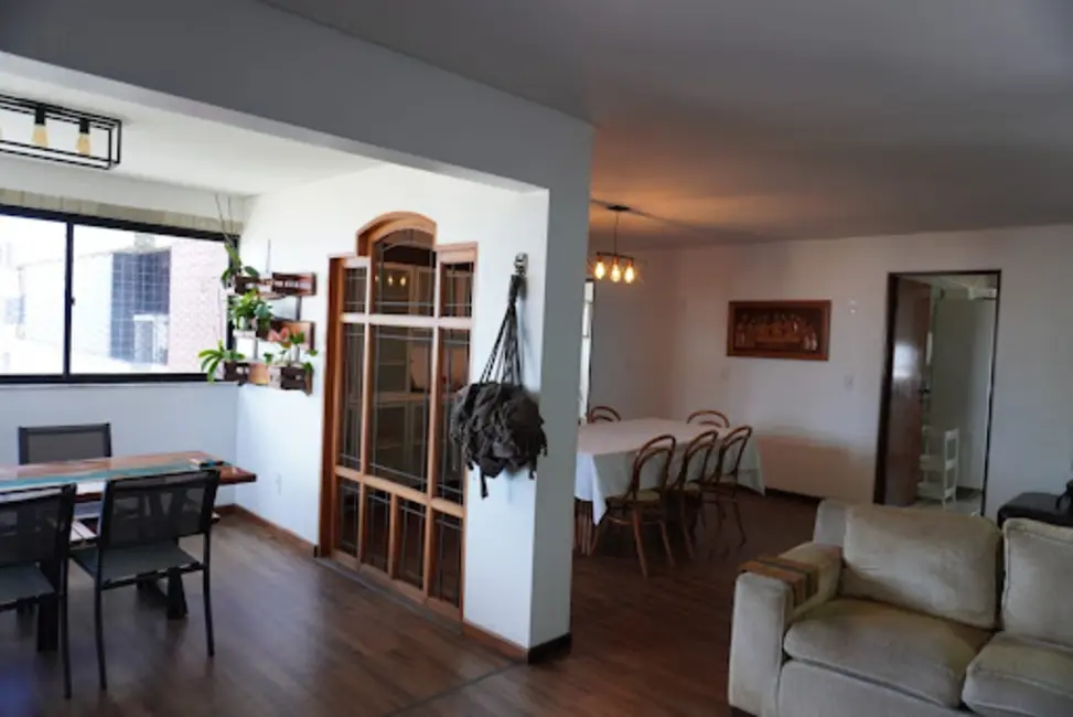 Apartamento com 4 quartos à venda, 180m2 em Farol, Maceio - AL - imagem 2 Foto 2 de Apartamento com 4 quartos à venda, 180m2 em Farol, Maceio - AL