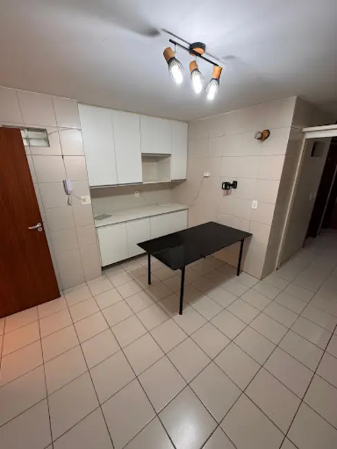 Apartamento com 3 quartos à venda, 147m2 em Ponta Verde, Maceio - AL - imagem 5 Foto 5 de Apartamento com 3 quartos à venda, 147m2 em Ponta Verde, Maceio - AL