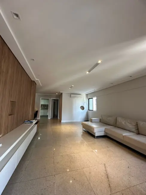 Apartamento com 3 quartos à venda, 160m2 em Ponta Verde, Maceio - AL - imagem 3 Foto 3 de Apartamento com 3 quartos à venda, 160m2 em Ponta Verde, Maceio - AL