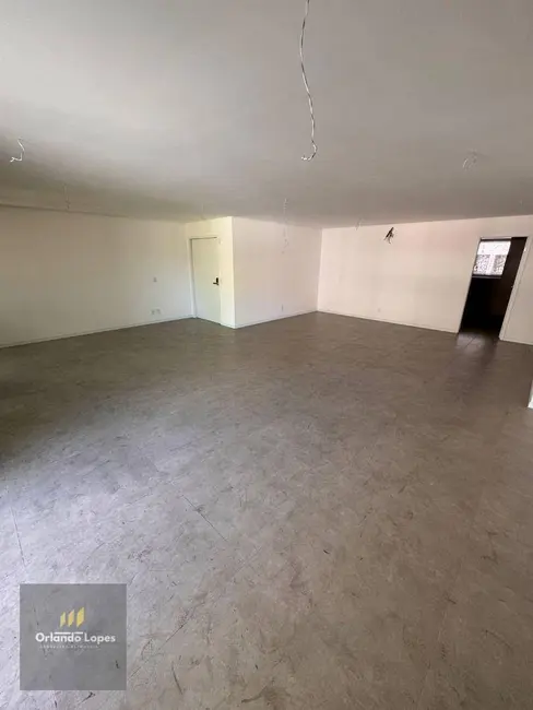 Apartamento com 3 quartos à venda, 228m2 em Ponta Verde, Maceio - AL - imagem 5 Foto 5 de Apartamento com 3 quartos à venda, 228m2 em Ponta Verde, Maceio - AL