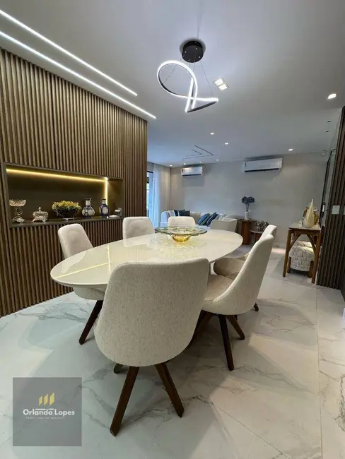 Apartamento com 3 quartos à venda, 133m2 em Ponta Verde, Maceio - AL - imagem 3 Foto 3 de Apartamento com 3 quartos à venda, 133m2 em Ponta Verde, Maceio - AL