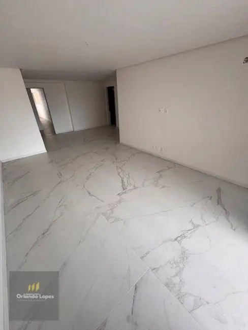 Apartamento com 3 quartos à venda, 147m2 em Ponta Verde, Maceio - AL - imagem 4 Foto 4 de Apartamento com 3 quartos à venda, 147m2 em Ponta Verde, Maceio - AL