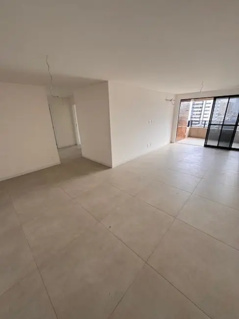 Apartamento com 3 quartos à venda, 136m2 em Ponta Verde, Maceio - AL - imagem 1 Foto 1 de Apartamento com 3 quartos à venda, 136m2 em Ponta Verde, Maceio - AL