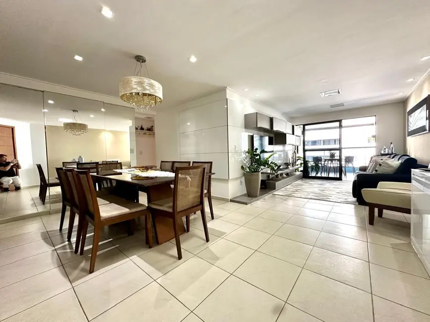 Foto 3 de Apartamento com 3 quartos à venda, 140m2 em Pajuçara, Maceio - AL