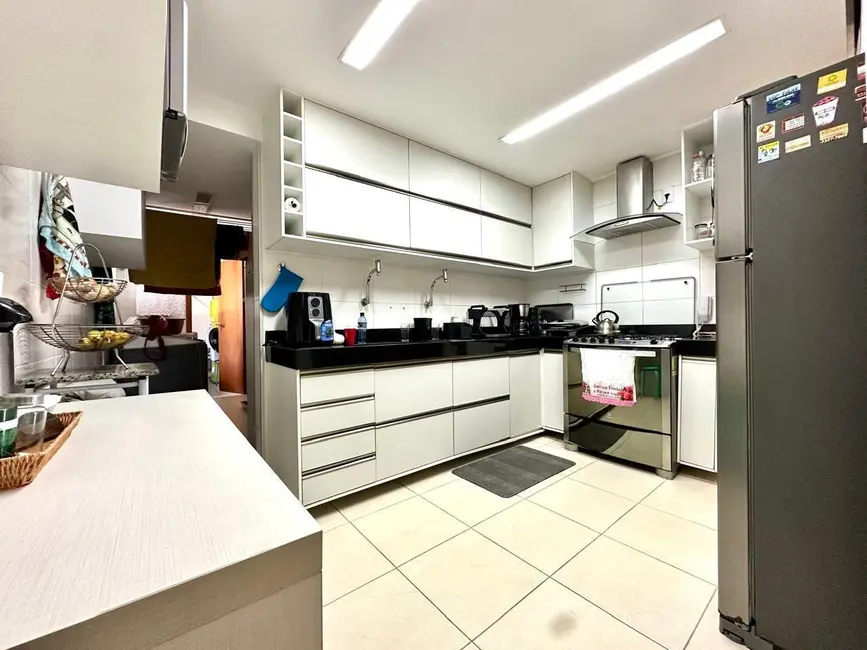 Foto 5 de Apartamento com 3 quartos à venda, 140m2 em Pajuçara, Maceio - AL