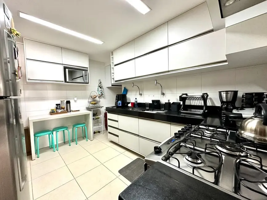 Foto 4 de Apartamento com 3 quartos à venda, 140m2 em Pajuçara, Maceio - AL
