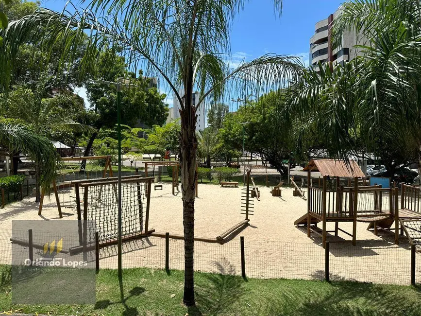 Apartamento com 3 quartos à venda, 135m2 em Ponta Verde, Maceio - AL - imagem 3 Foto 3 de Apartamento com 3 quartos à venda, 135m2 em Ponta Verde, Maceio - AL