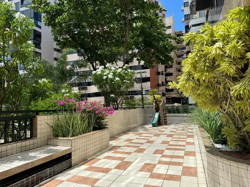 Apartamento com 3 quartos à venda, 135m2 em Ponta Verde, Maceio - AL - imagem 2 Foto 2 de Apartamento com 3 quartos à venda, 135m2 em Ponta Verde, Maceio - AL