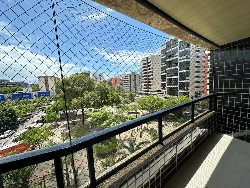 Apartamento com 3 quartos à venda, 135m2 em Ponta Verde, Maceio - AL - imagem 1 Foto 1 de Apartamento com 3 quartos à venda, 135m2 em Ponta Verde, Maceio - AL
