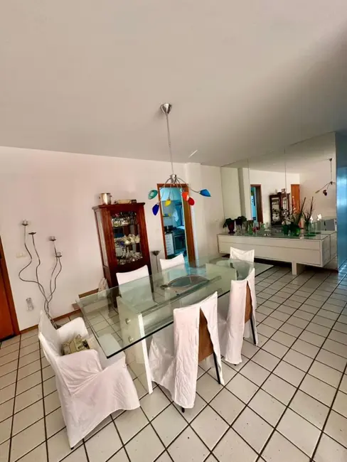 Apartamento com 3 quartos à venda, 105m2 em Ponta Verde, Maceio - AL - imagem 2 Foto 2 de Apartamento com 3 quartos à venda, 105m2 em Ponta Verde, Maceio - AL
