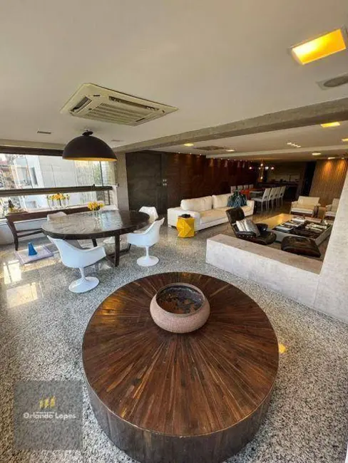 Apartamento com 3 quartos à venda, 236m2 em Ponta Verde, Maceio - AL - imagem 4 Foto 4 de Apartamento com 3 quartos à venda, 236m2 em Ponta Verde, Maceio - AL