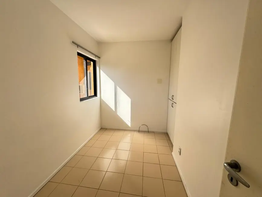 Foto 4 de Apartamento com 3 quartos à venda, 187m2 em Pajuçara, Maceio - AL