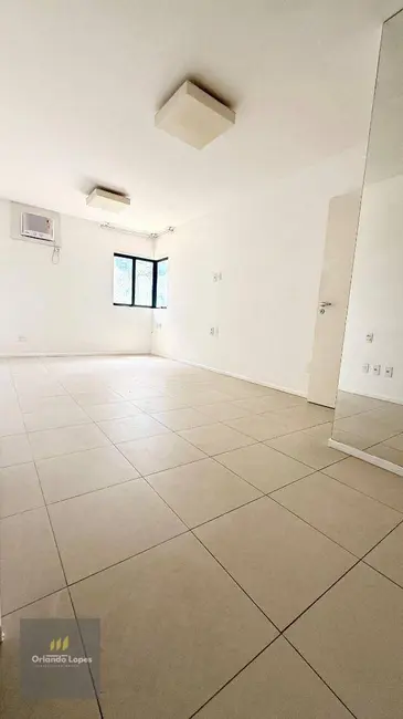 Apartamento com 3 quartos à venda, 187m2 em Pajuçara, Maceio - AL - imagem 4 Foto 4 de Apartamento com 3 quartos à venda, 187m2 em Pajuçara, Maceio - AL