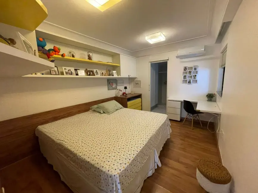 Apartamento com 4 quartos à venda, 190m2 em Ponta Verde, Maceio - AL - imagem 3 Foto 3 de Apartamento com 4 quartos à venda, 190m2 em Ponta Verde, Maceio - AL