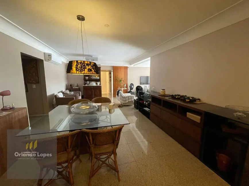 Apartamento com 4 quartos à venda, 190m2 em Ponta Verde, Maceio - AL - imagem 2 Foto 2 de Apartamento com 4 quartos à venda, 190m2 em Ponta Verde, Maceio - AL